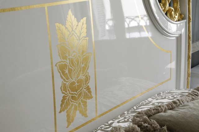 lago di como gloss headboard detail 2